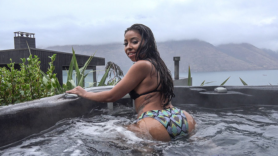 1424 Jasmine Summers: Tub 'N Tats