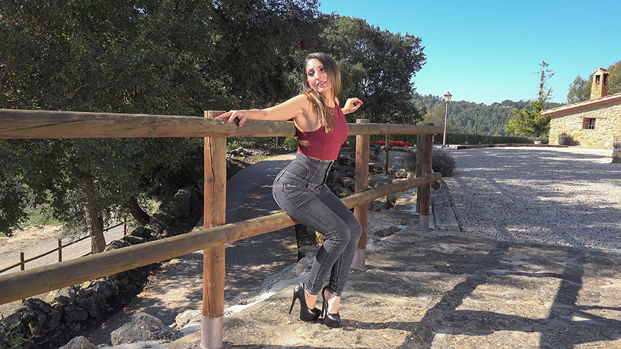 1453 Jimena Lago: Jean Wilder