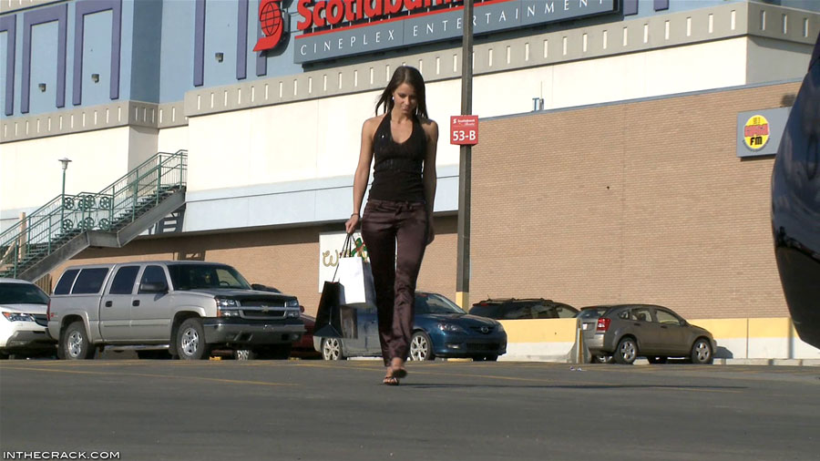 369 Lexa: The Tease To The Car